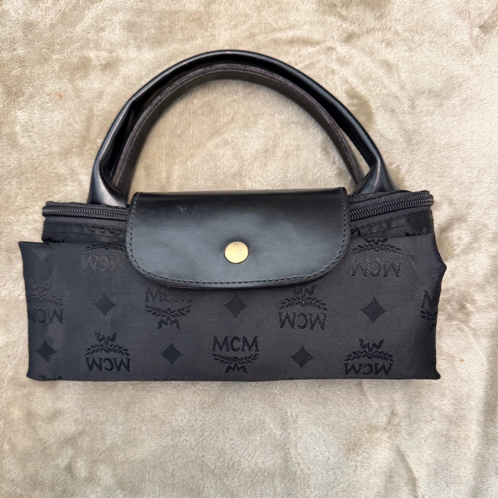 MCM - VINTAGE - Visetos Black Nylon Foldable Tote with Leather Handles and Flap